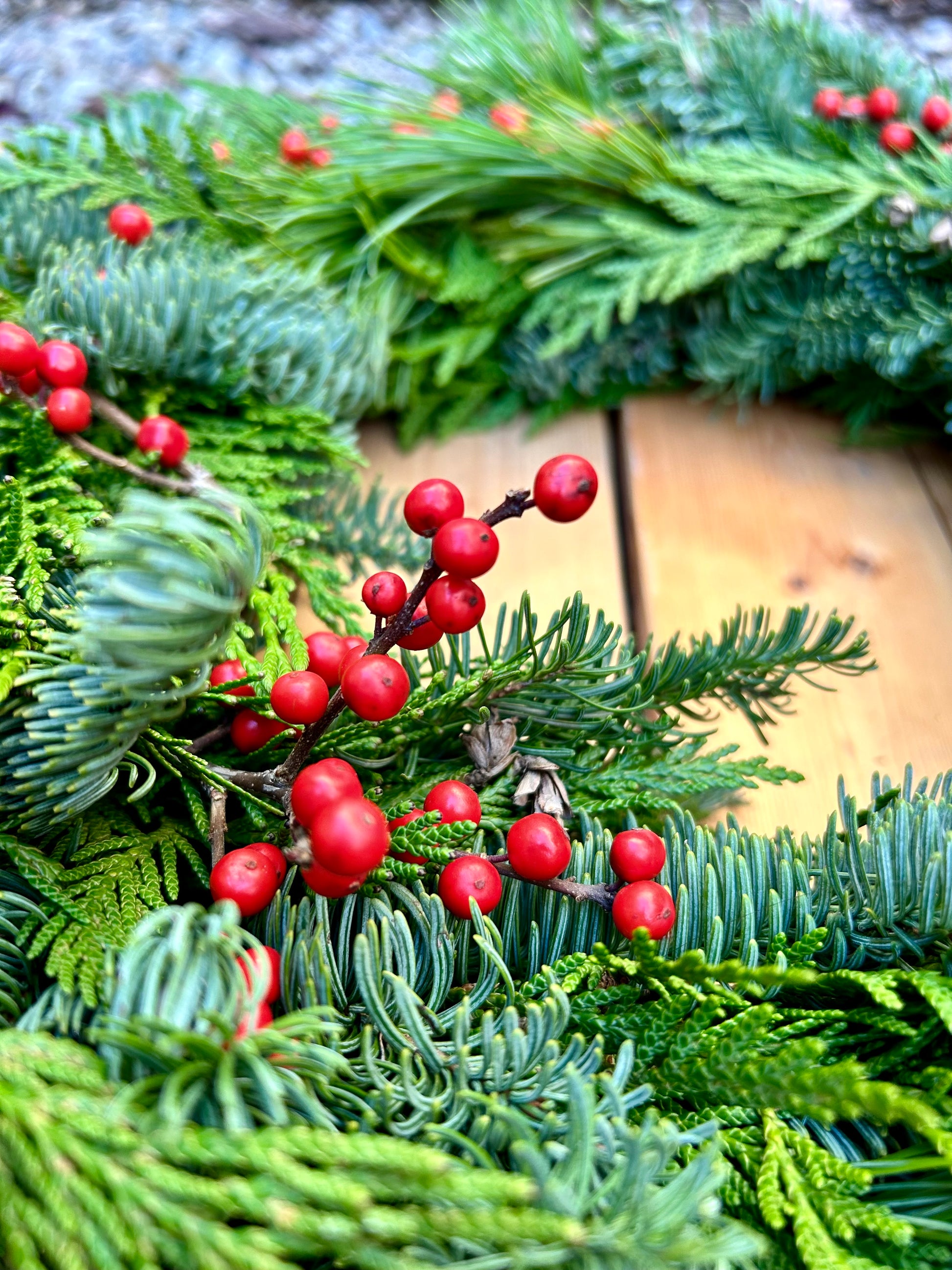 Ilex Berry & Magnolia Evergreen Wreath - Large